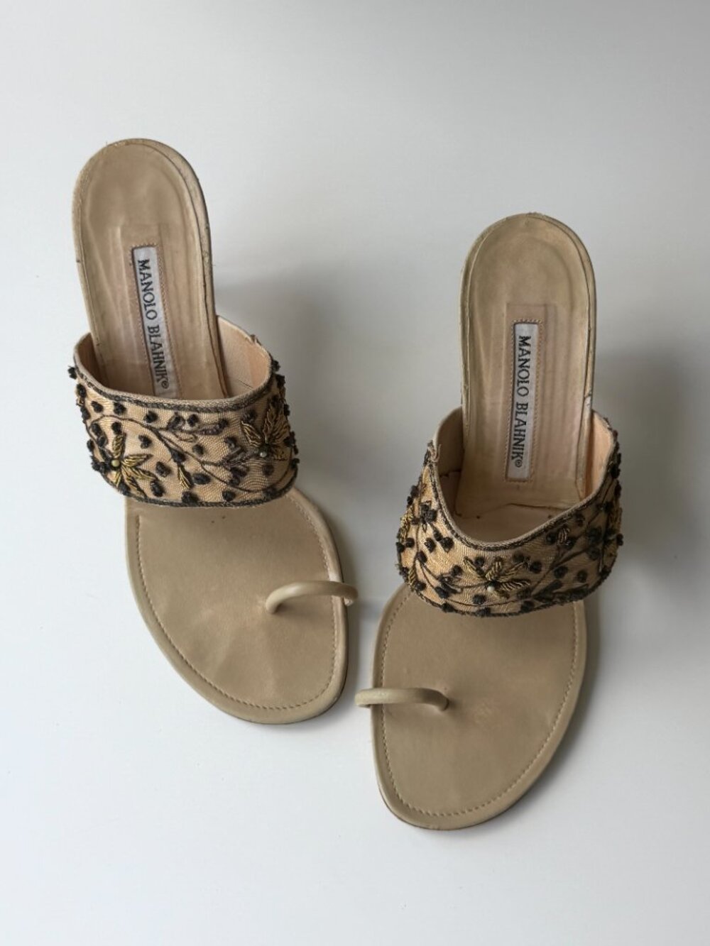 Vintage Manolo Blahnik Embroidered Toe-Ring Sandals, IT 38.5, approx. US 8 - Picture 12 of 14